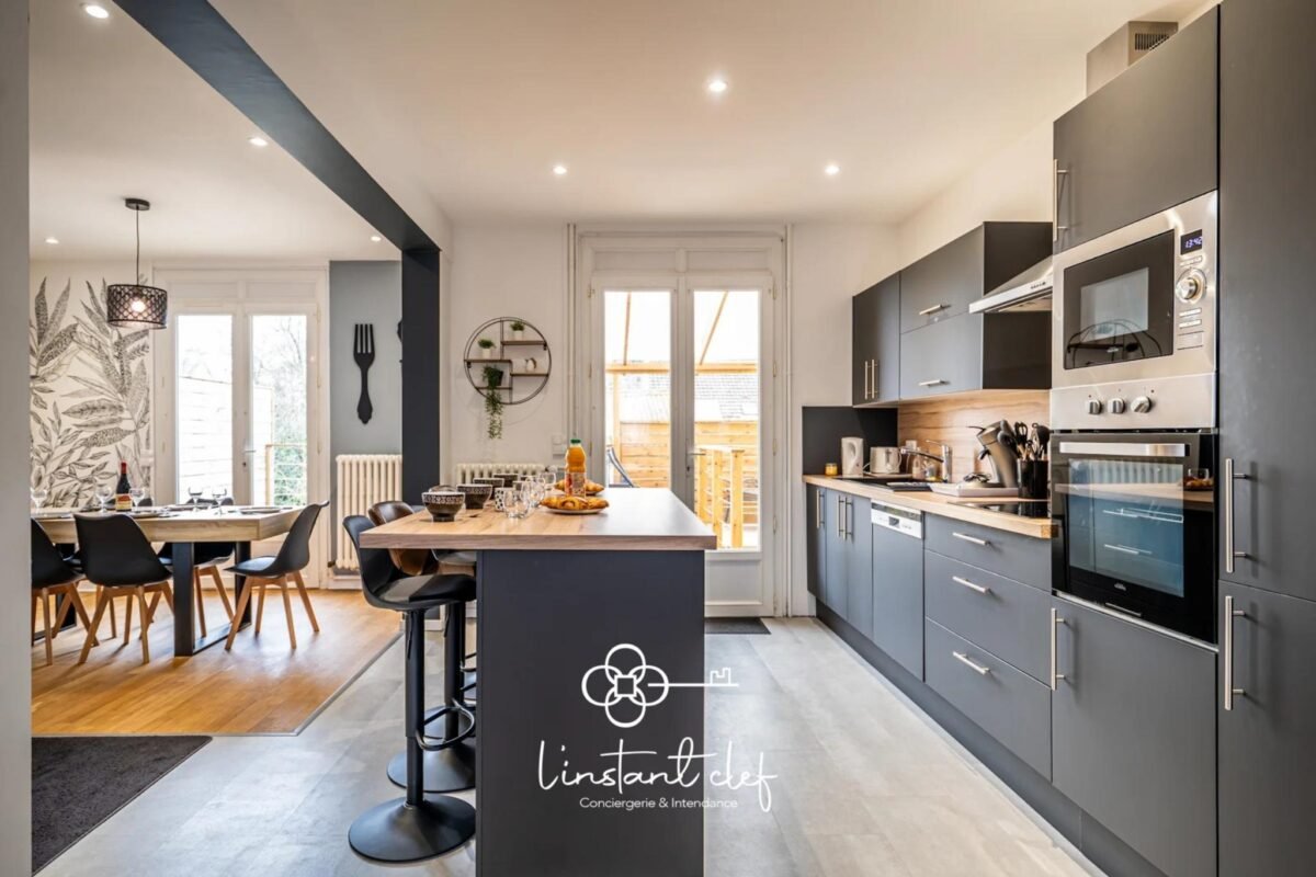 L'Instant Clef s'adapte aux nouvelles règles Airbnb 2025.