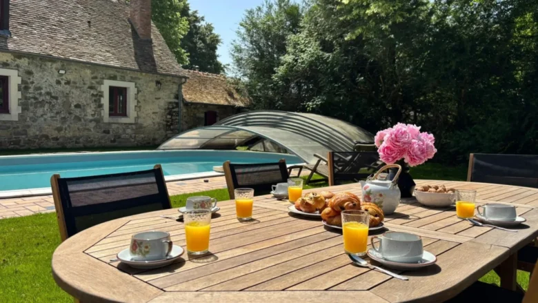 Maison avec piscine gérée par notre conciergerie vacances L’Instant Clef.
